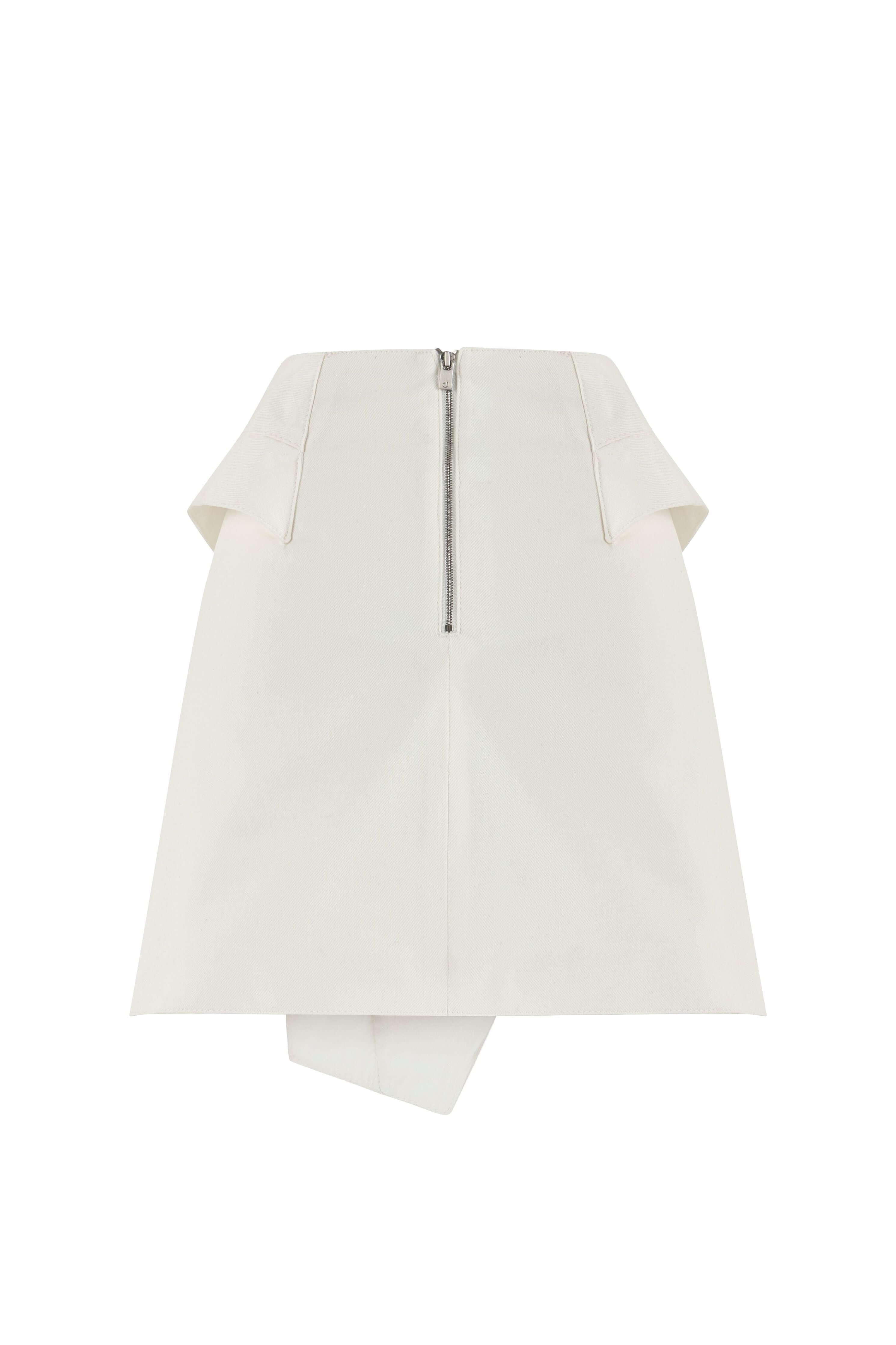 JENDUE chic white denim short skirt, featuring layered fabric and a modern, deconstructed look.